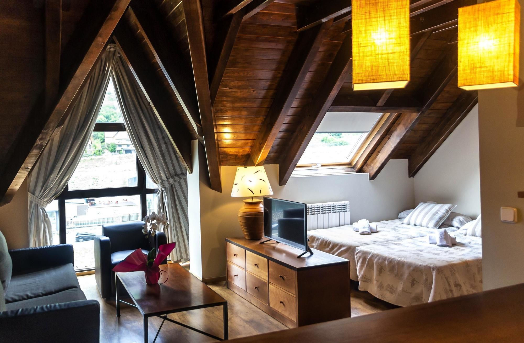 Aparthotel La Vall Blanca Вьелья Экстерьер фото